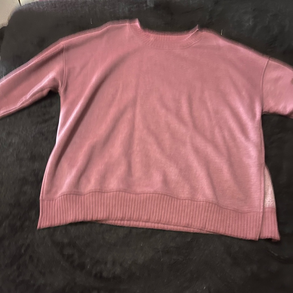 SO Women's Dusty Rose Crew Neck Sweater